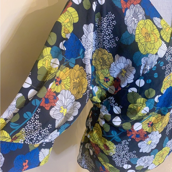 Violet+Claire Wrap Around Blouse Sz. XL - Picture 3 of 7